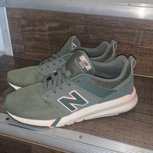 New Balance Sneakers